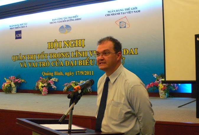 Ảnh hội thảo về “Quản trị tốt trong lĩnh vực đất đai và vai trò của đại biểu dân cử” tại Quảng Bình và Vũng Tàu tháng 9/2011