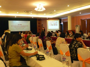 Ảnh hội thảo "Một số vấn đề lập pháp và hoạch định chính sách từ góc nhìn của nữ đại biểu dân cử", tp Đà Nẵng, ngày 13-14/8/2009